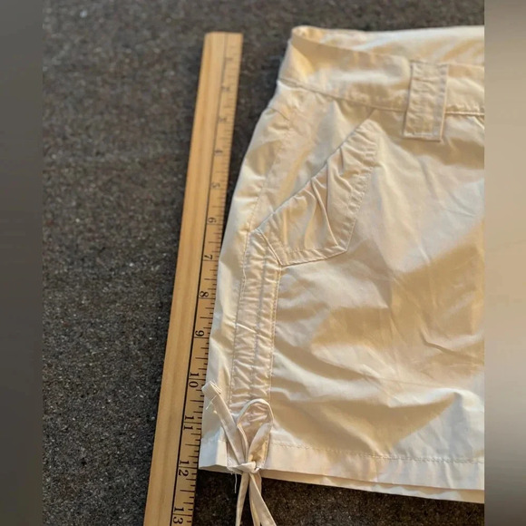 Almost Famous Size 5 Junior Utility Shorts ,Cream color. Waterproof material. - Picture 5 of 8